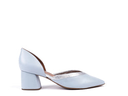 Light blue leather medium-heeled shoe