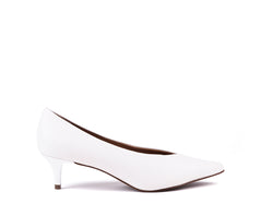 Medium-heeled shoes in white pebble-grain leather