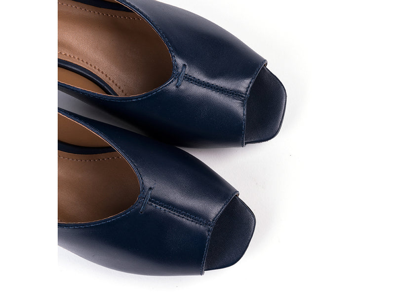 Slingbacks de salto médio em pele azul marinho