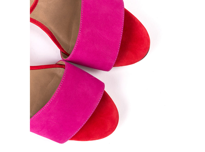 Medium-heeled sandals in red nubuck