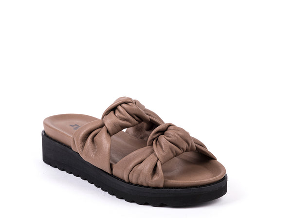 Flat sandals in black and taupe leather
