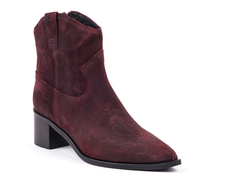 ​Mid-heeled ankle boots in bordeaux suede