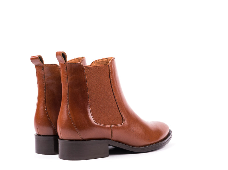 Botins em pele camel