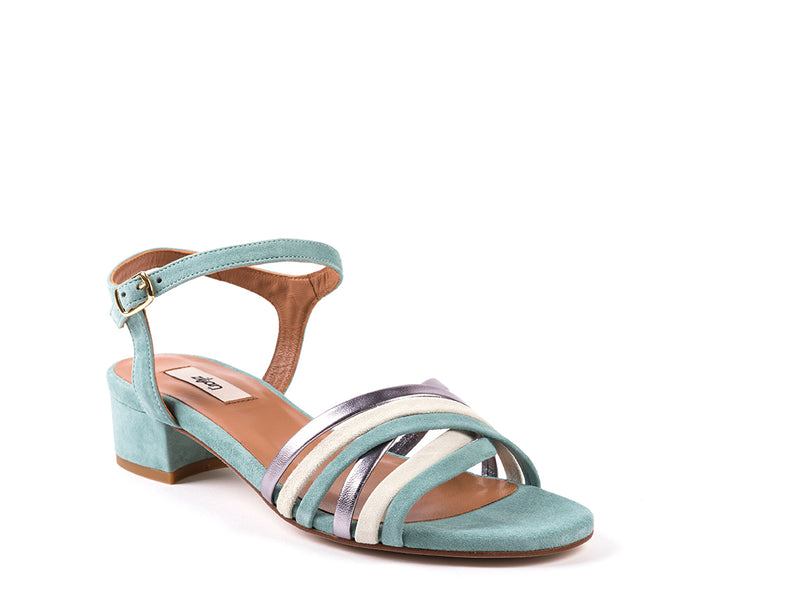 Med-heeled sandals in light green suede