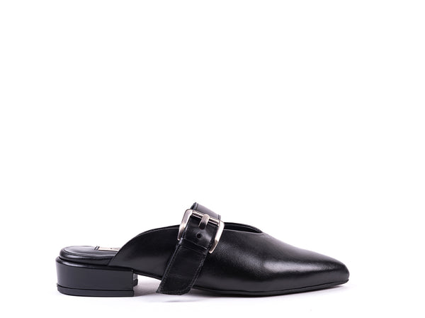 Medium heel mules in black leather