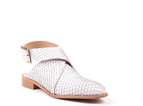​Flat ankle boots with in white scaly leather