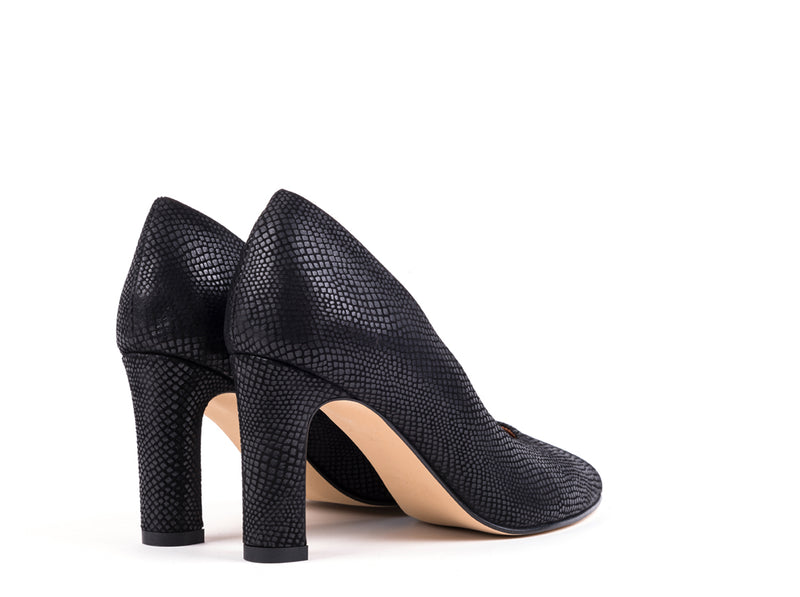 High-heeled shoes in black engraved suede