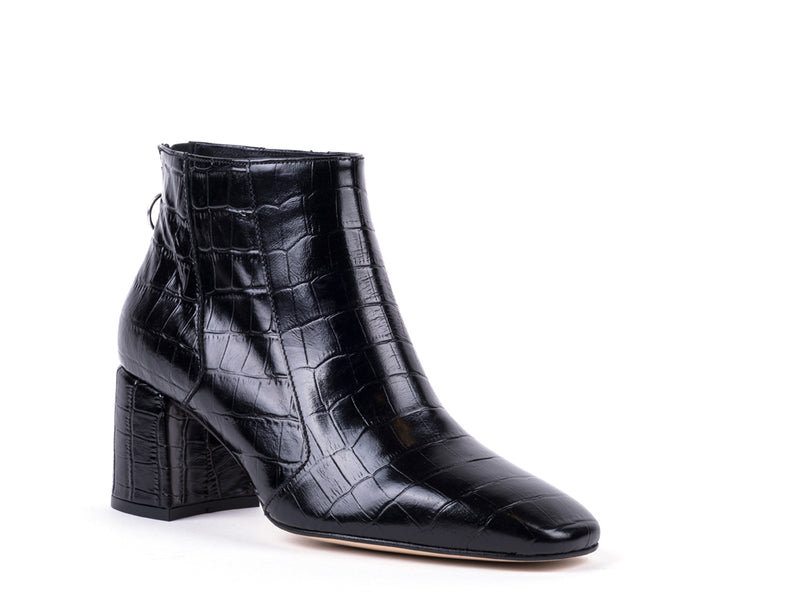 ​High-heeled ankle boots in black engraved leather