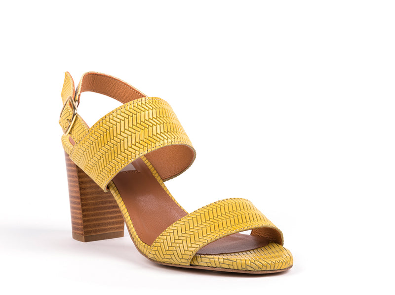 ​High helled sandals in yellow engraved leather