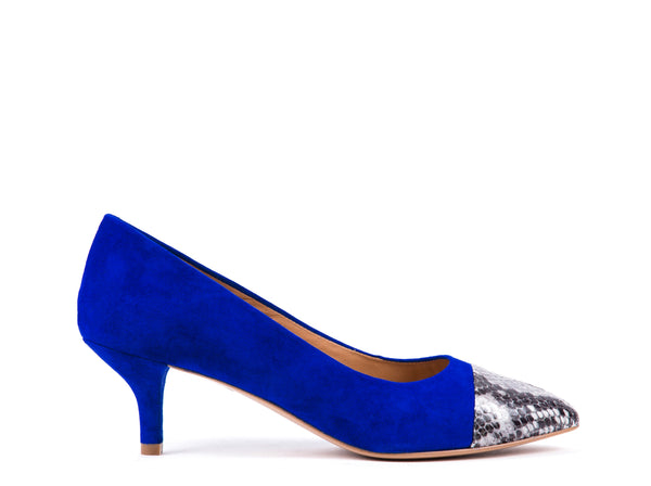 Medium-heeled blue suede shoes