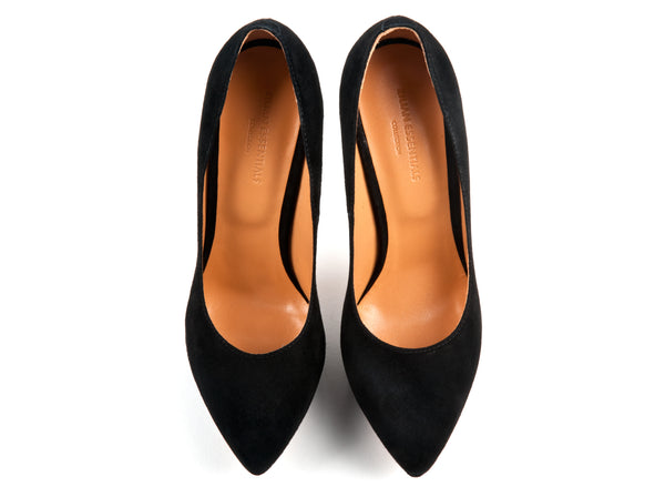 ​High-heeled pumps in black suede