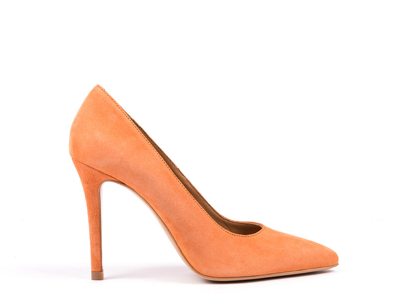 ​High-heeled stilettos in orange suede