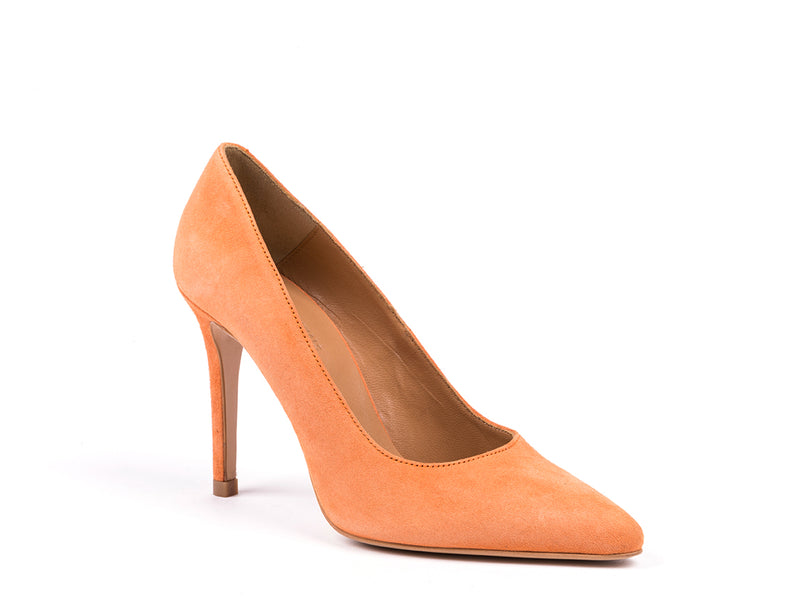 ​High-heeled stilettos in orange suede