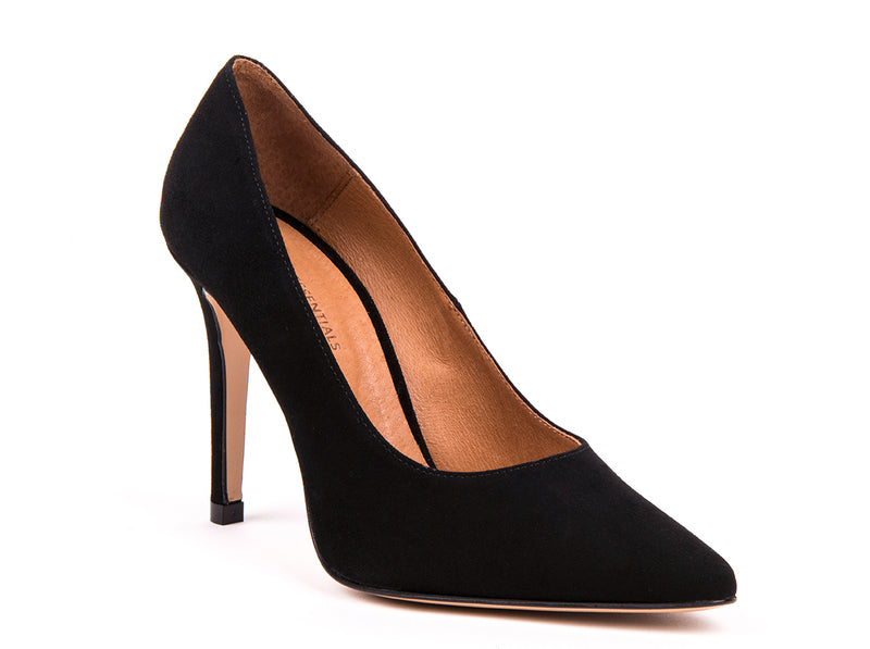 ​High-heeled stilettos in black suede