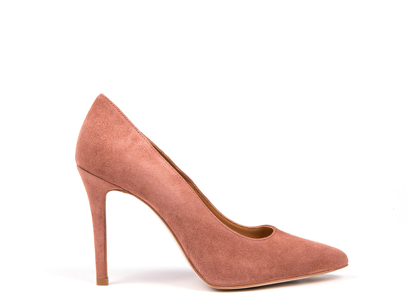 ​High-heeled stilettos inlight pink suede.