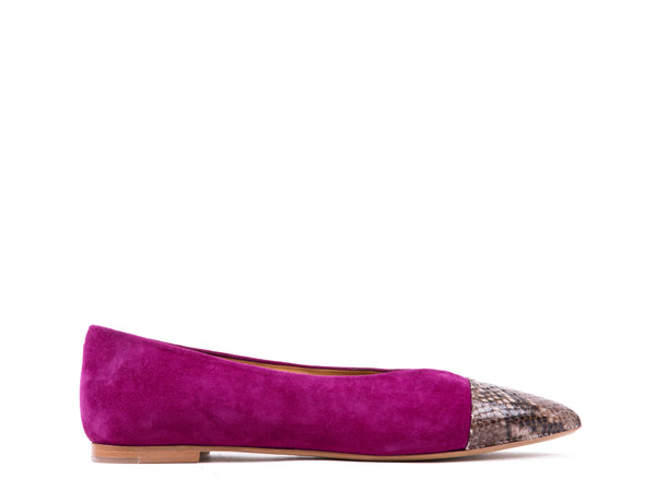 ​Flat pointed ballerinas in bordeaux suede with patterned leather toe