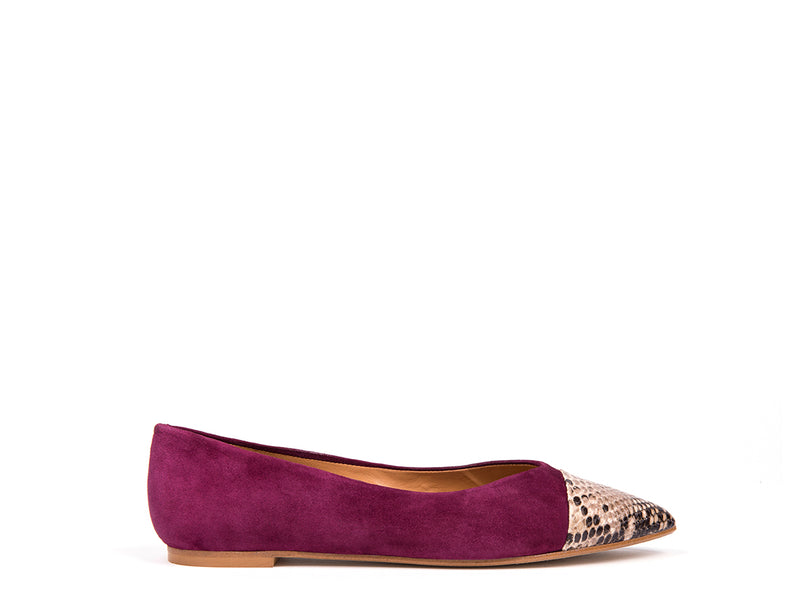 ​Flat pointed ballerinas in bordeaux suede with patterned leather toe