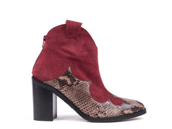 ​High-heeled ankle boots in bordeaux croute