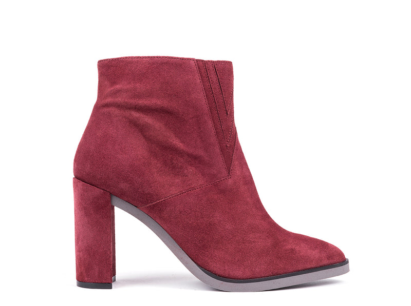 High-heeled ankle boots in bordeaux croute