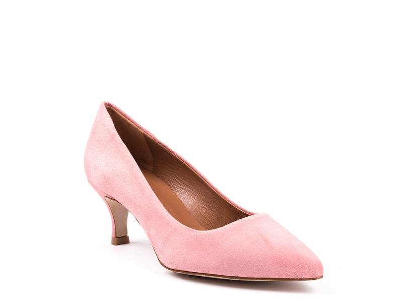 Medium heeled pink suede shoes