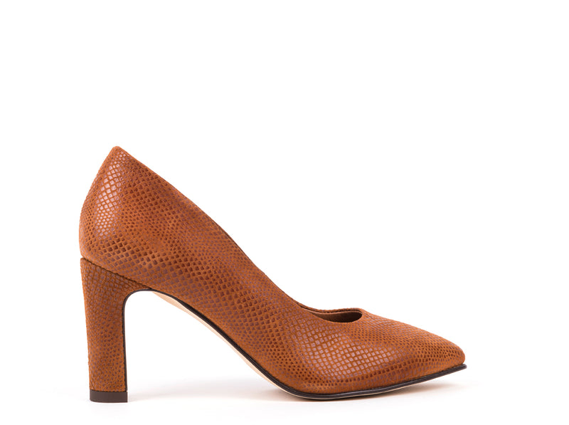 ​High-heeled shoes in camel engraved suede