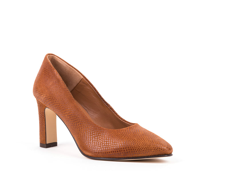 ​High-heeled shoes in camel engraved suede