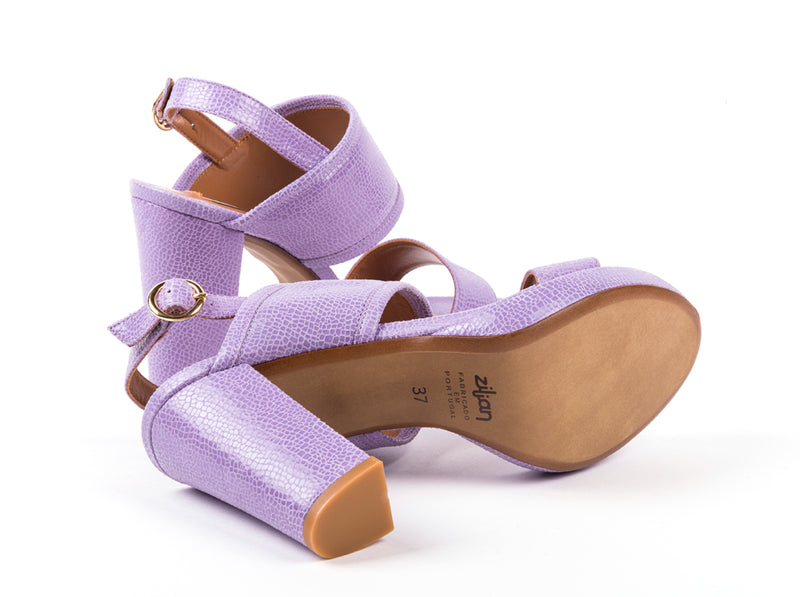 High helled sandals in lilac engraved leather