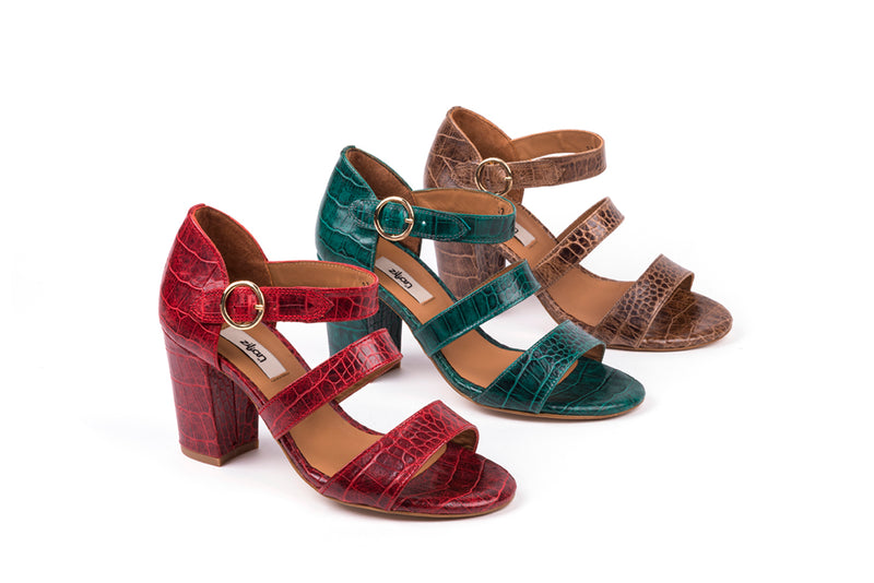 ​High helled sandals in red engraved leather
