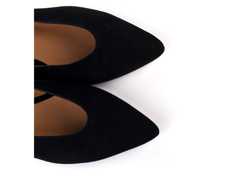 Flat slingbacks in black suede