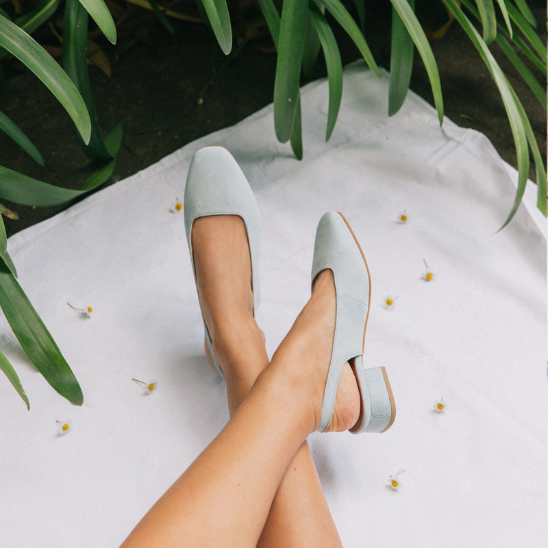 ​Slingbacks in light green suede