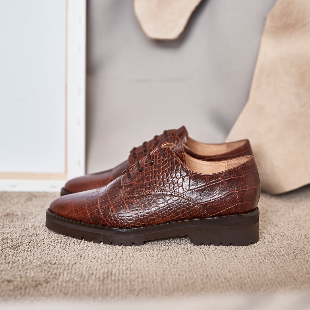 Camel embossed leather Oxfords